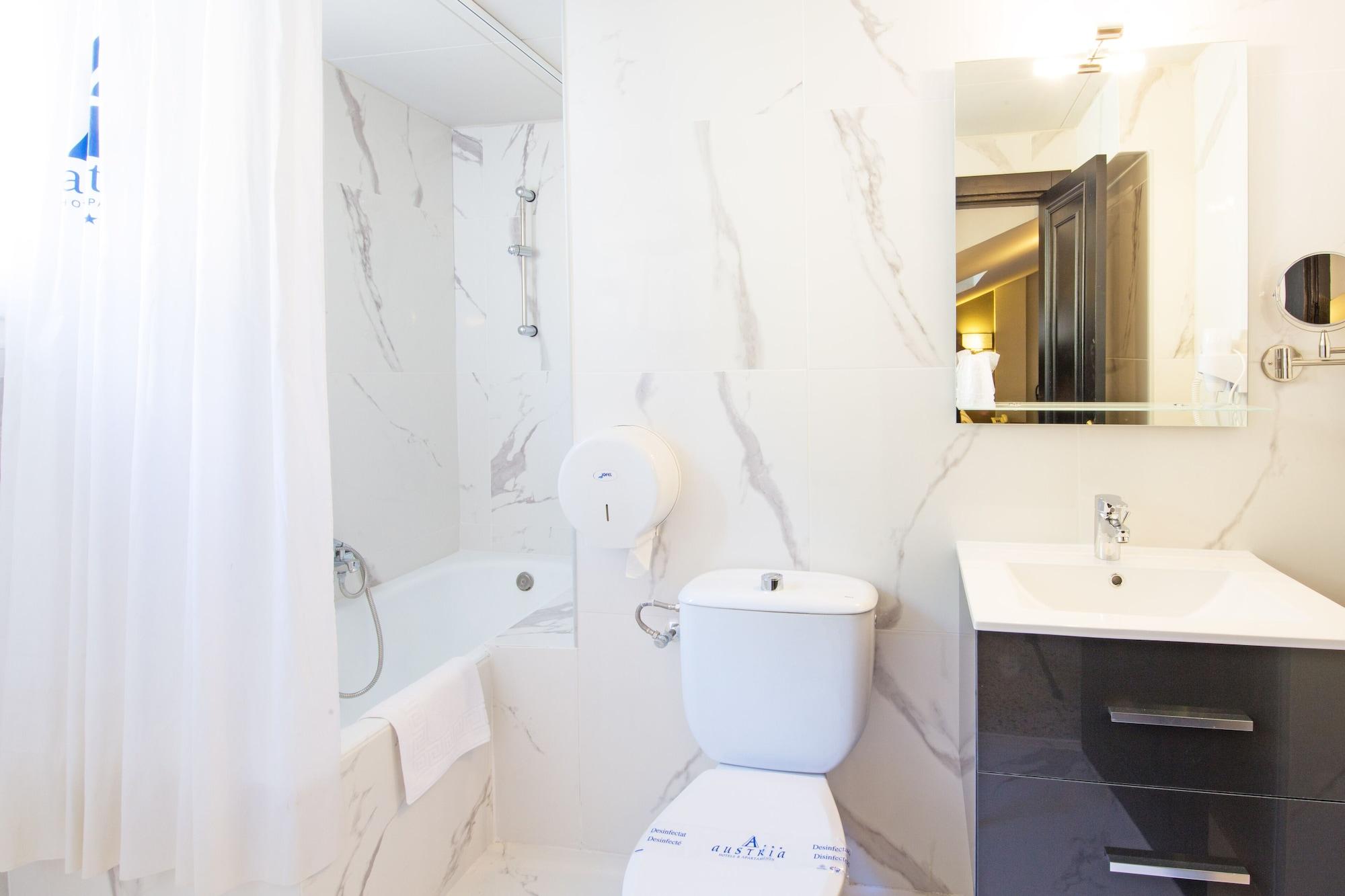 Austria By Pierre & Hotel 3*